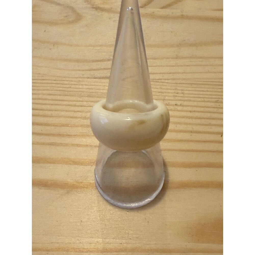 Vintage Off-White Resin Ring Unisex Size 7